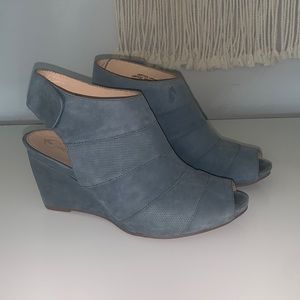 Earthies Bonaire woman’s leather slingback wedgies